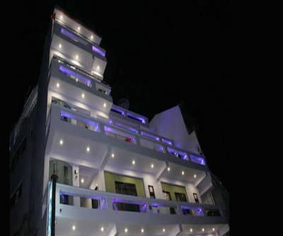 https://imgcld.yatra.com/ytimages/image/upload/t_hotel_yatra_city_desktop/v1435902633/Domestic Hotels/Hotels_Lansdowne/Hotel Green Palms/Overview.jpg